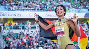 LPL第一中单易主，首次挑战Faker！T1创造巨大冷门，实力突然进化